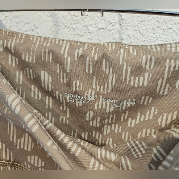 Old Navy Active Leggings Ombre Cheetah Size Medium - Picture 5 of 5